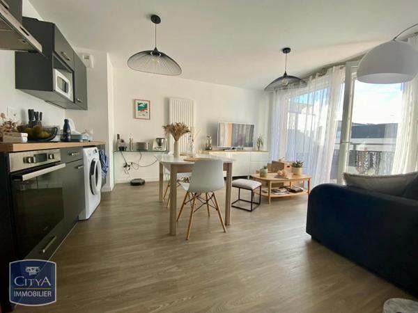 Appartement à louer 3 pièces 56.96m² Tours (37100)