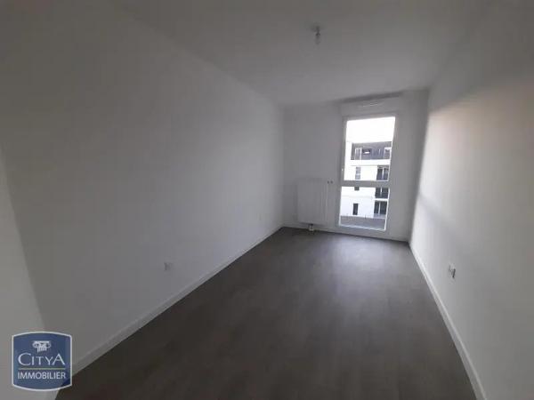 Appartement à louer 3 pièces 56.96m² Tours (37100)