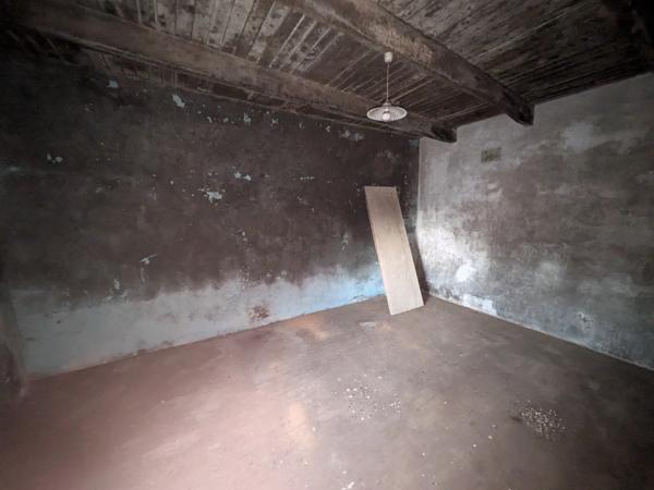 PLOUAY EN CAMPAGNE ENSEMBLE IMMOBILIER COMPOSÉ D' UNE MAISON DE 45M² HABITABLE, UNE GRANGE DE 33 M², UN BÂTIMENT EN PIERRE DE 91 M² UNE PARCELLE DE 711m² ENVRION.