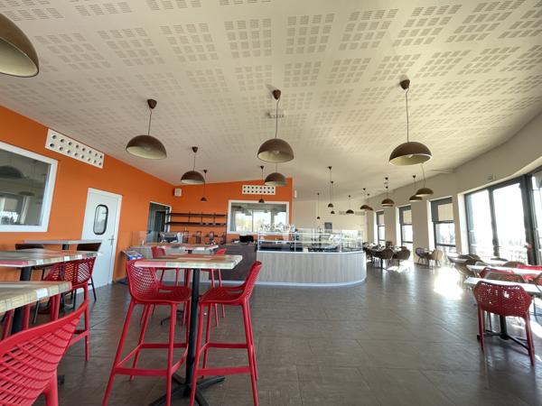 Fonds De Commerce - 324 m²