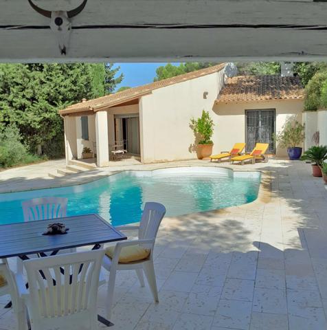 Bellegarde (30127) Superbe Villa sur les hauteurs avec une belle vue au calme