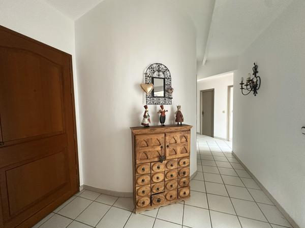 Bellegarde (30127) Superbe Villa sur les hauteurs avec une belle vue au calme