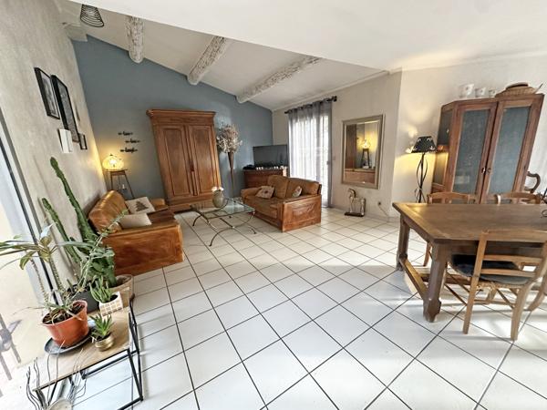 Bellegarde (30127) Superbe Villa sur les hauteurs avec une belle vue au calme