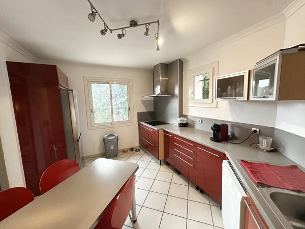 Bellegarde (30127) Superbe Villa sur les hauteurs avec une belle vue au calme