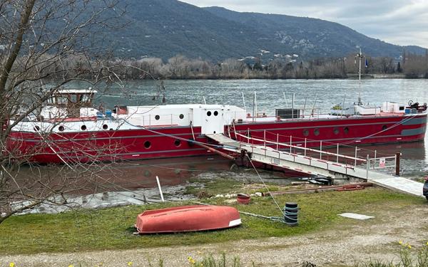 Maison à vendre    4 pièces •  Donzère