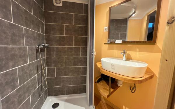 Maison à vendre    4 pièces •  Donzère