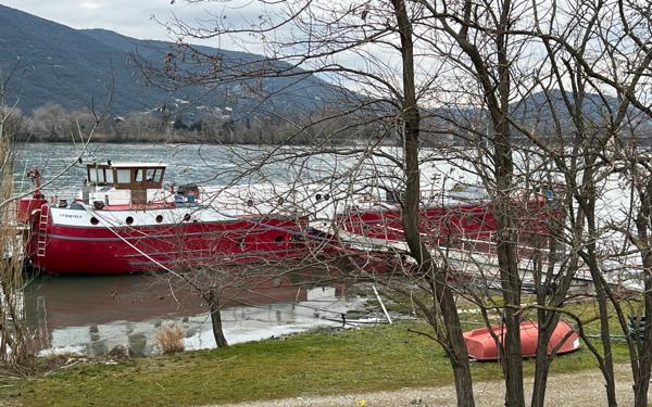 Maison à vendre    4 pièces •  Donzère