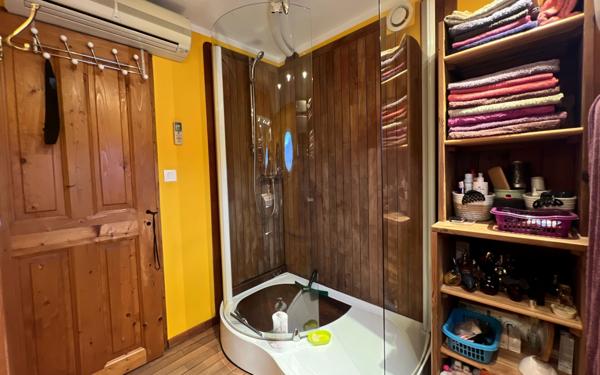 Maison à vendre    4 pièces •  Donzère