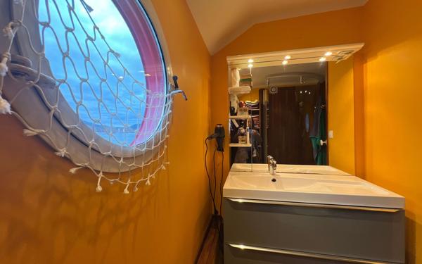 Maison à vendre    4 pièces •  Donzère