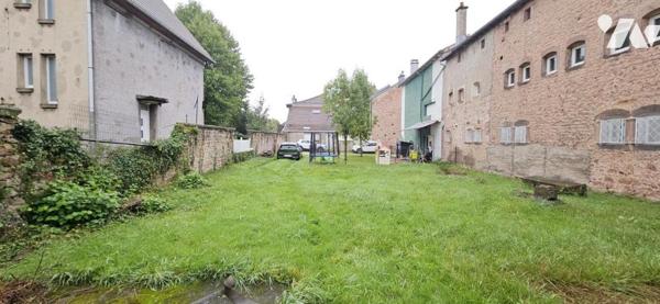 Centre ville de BRUYERES, Ancienne fermette à aménager