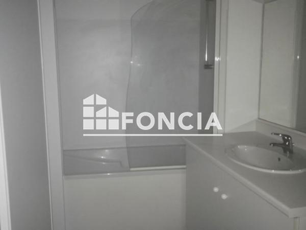 Location Appartement 2 pièces 52.3 m² - 10 A PLACE DE LA PECHOIRE Coulon 79510