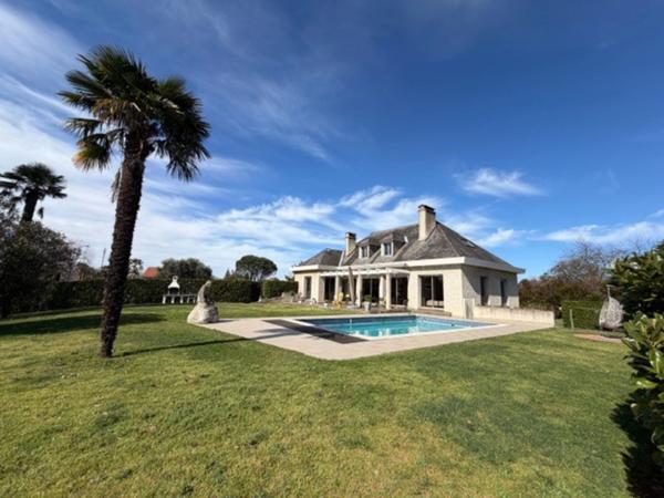 Maison bourgeoise, 7 chambres, piscine et parc arboré