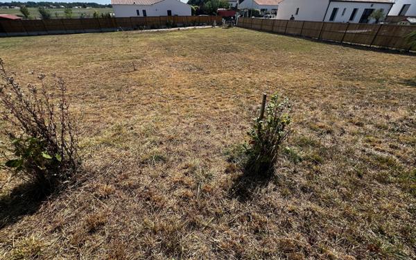 Terrain à vendre    Breuillet