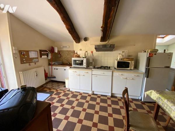 CUGAND, maison de village proche du bourg