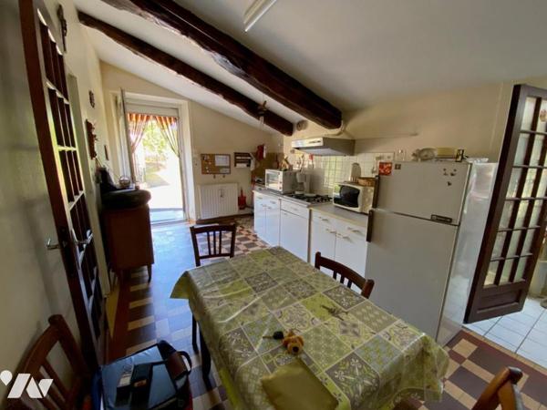 CUGAND, maison de village proche du bourg