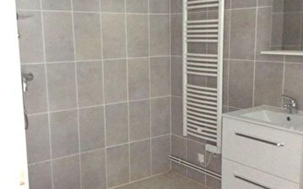 Maison à louer    4 pièces •  Bourg-Achard