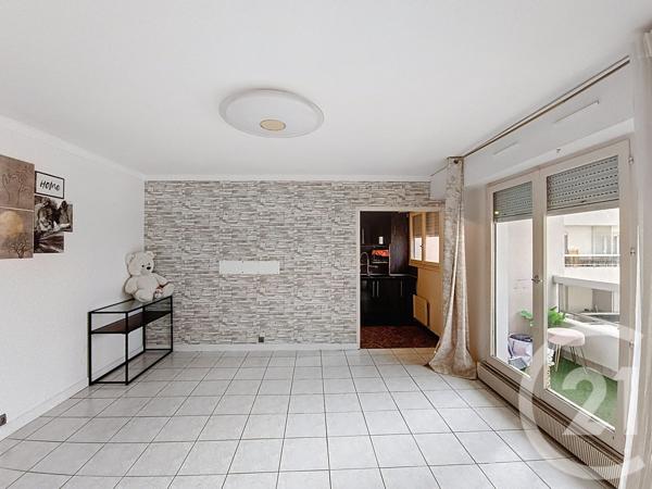 Appartement F4 à vendre  4 pièces - 78,43 m2 ST DENIS - 93