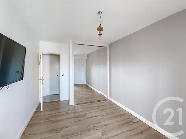 Appartement F4 à vendre  4 pièces - 78,43 m2 ST DENIS - 93