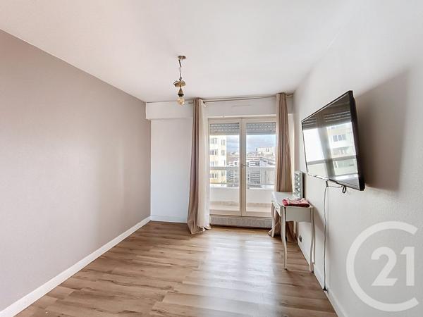 Appartement F4 à vendre  4 pièces - 78,43 m2 ST DENIS - 93
