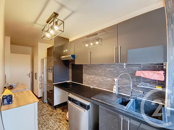 Appartement F4 à vendre  4 pièces - 78,43 m2 ST DENIS - 93