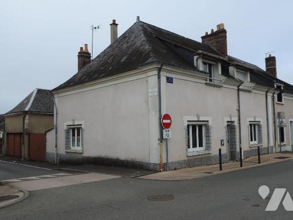 Maison à Vendre à Mayet (72360) en Sarthe (72)
Mise au marché
Maison de bourg  comprenant : 
...