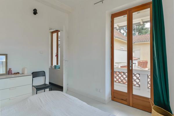 Charbonnières-les-Bains – Maison de ville d'environ 125 m² avec 3 chambres - Terrain de 646 m²