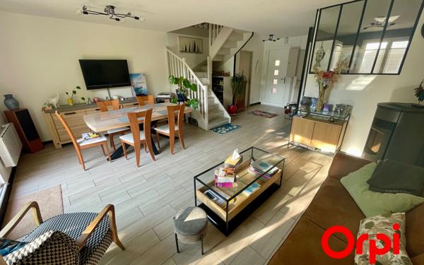 Maison à vendre    6 pièces • 125 m2 Montigny-le-Bretonneux