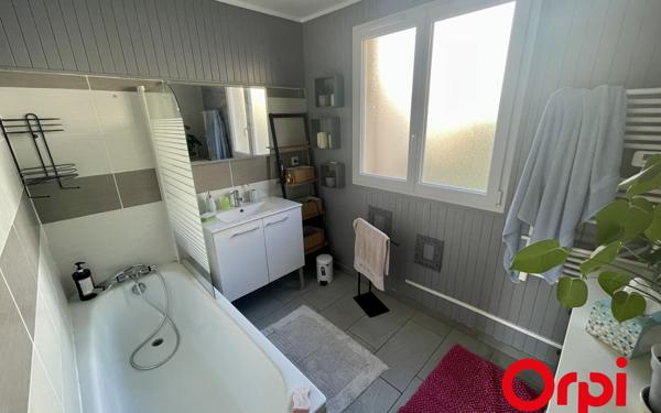 Maison à vendre    6 pièces • 125 m2 Montigny-le-Bretonneux
