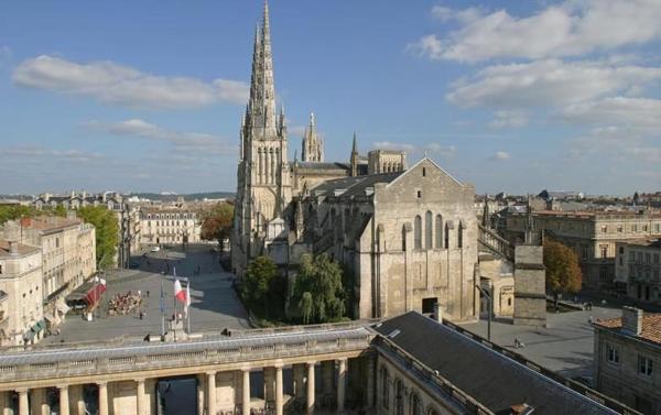 Le coeur de Bordeaux au pied de pey berland