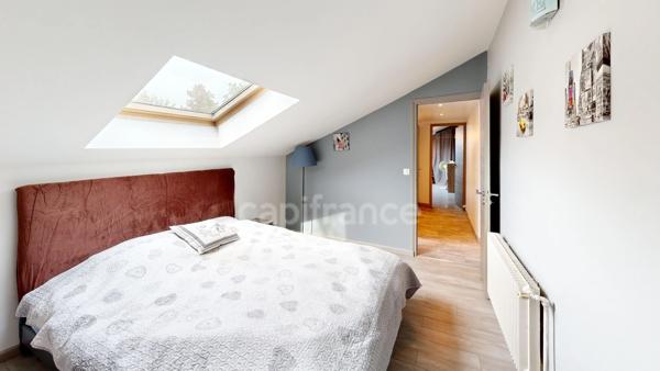 Secteur Quai du Rhône- maison individuelle rénovée 6P de 157,30 m² - confort et volumes - piscine