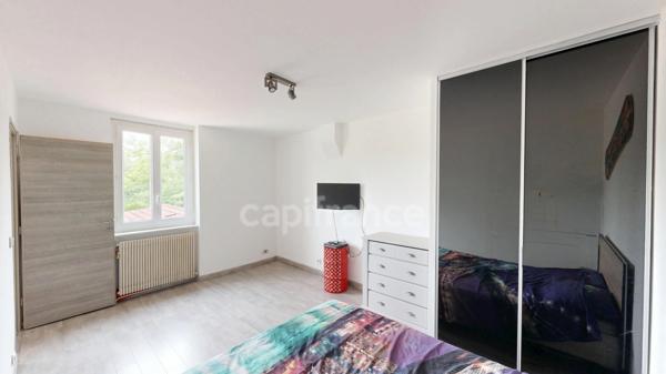 Secteur Quai du Rhône- maison individuelle rénovée 6P de 157,30 m² - confort et volumes - piscine