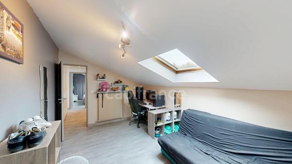 Secteur Quai du Rhône- maison individuelle rénovée 6P de 157,30 m² - confort et volumes - piscine
