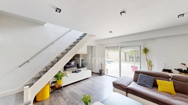 Secteur Quai du Rhône- maison individuelle rénovée 6P de 157,30 m² - confort et volumes - piscine