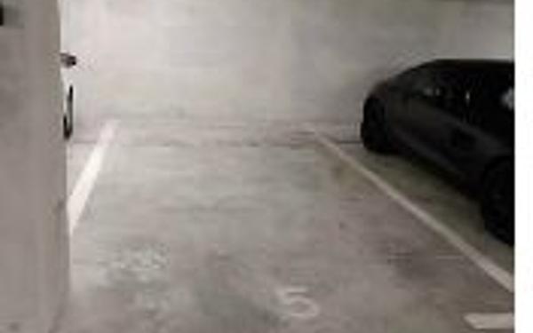 Stationnement à louer    13,58 m2 Gaillard