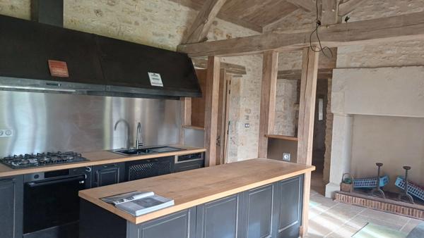 Propriete à vendre 7 pièces à 17 minutes de l'entrée de Périgueux.