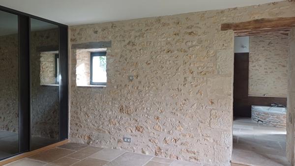 Propriete à vendre 7 pièces à 17 minutes de l'entrée de Périgueux.