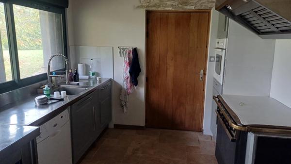Propriete à vendre 7 pièces à 17 minutes de l'entrée de Périgueux.