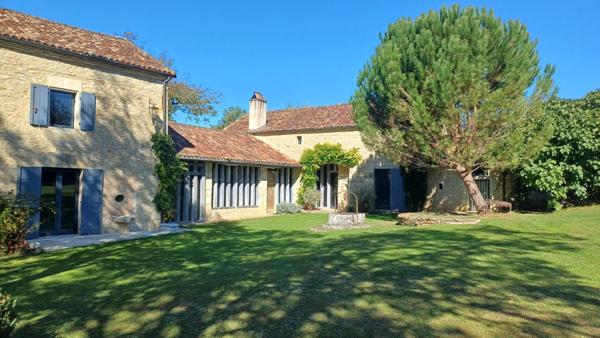 Propriete à vendre 7 pièces à 17 minutes de l'entrée de Périgueux.
