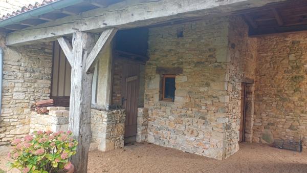 Propriete à vendre 7 pièces à 17 minutes de l'entrée de Périgueux.