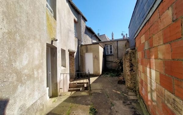Vente Maison de village ref.7226 Courcite   