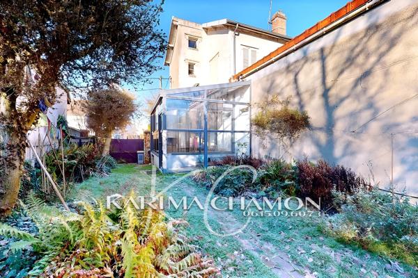 Maison
         5 pièces
        - 130 m² Exclusivité 450 000 € *