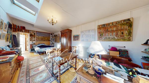 Maison
         5 pièces
        - 130 m² Exclusivité 450 000 € *