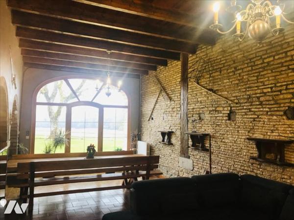 Magnifique Maison de caractère sur 6 hectares de terrain avec un étang et de la forêt.