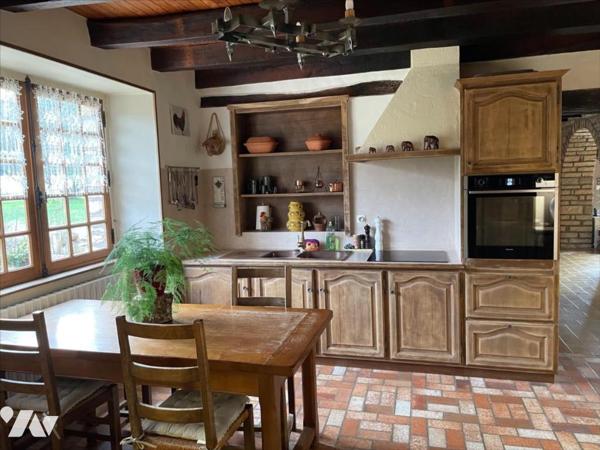 Magnifique Maison de caractère sur 6 hectares de terrain avec un étang et de la forêt.