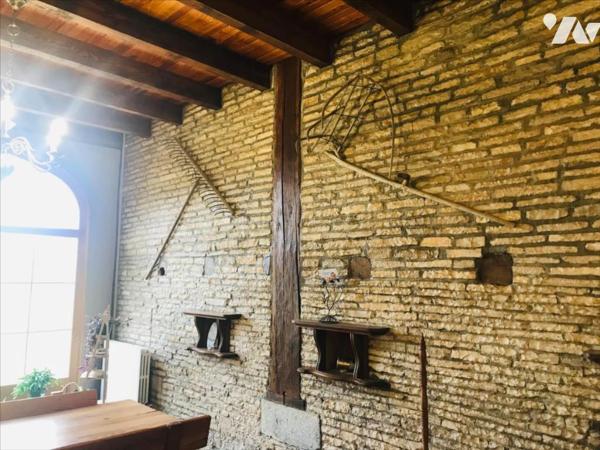 Magnifique Maison de caractère sur 6 hectares de terrain avec un étang et de la forêt.