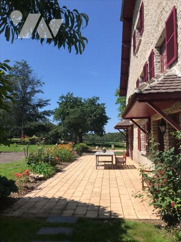 Magnifique Maison de caractère sur 6 hectares de terrain avec un étang et de la forêt.