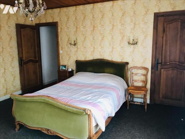 Magnifique Maison de caractère sur 6 hectares de terrain avec un étang et de la forêt.