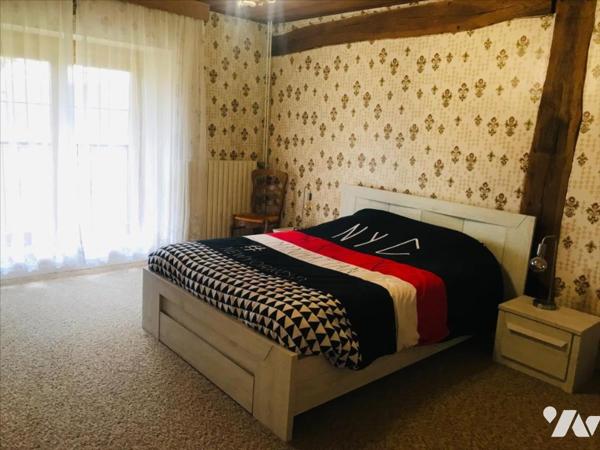 Magnifique Maison de caractère sur 6 hectares de terrain avec un étang et de la forêt.