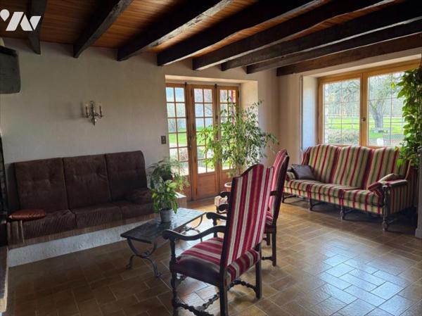 Magnifique Maison de caractère sur 6 hectares de terrain avec un étang et de la forêt.