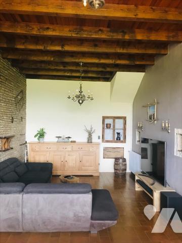 Magnifique Maison de caractère sur 6 hectares de terrain avec un étang et de la forêt.